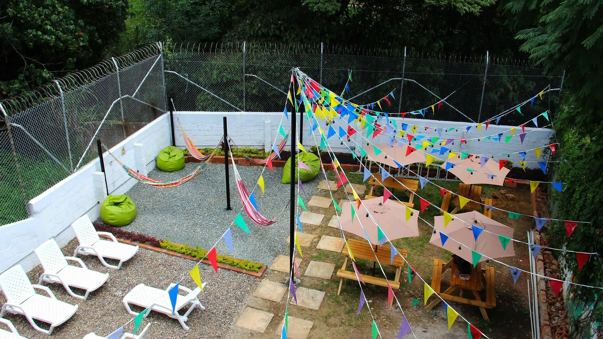Hostal Lleras Calle 8 Medellin