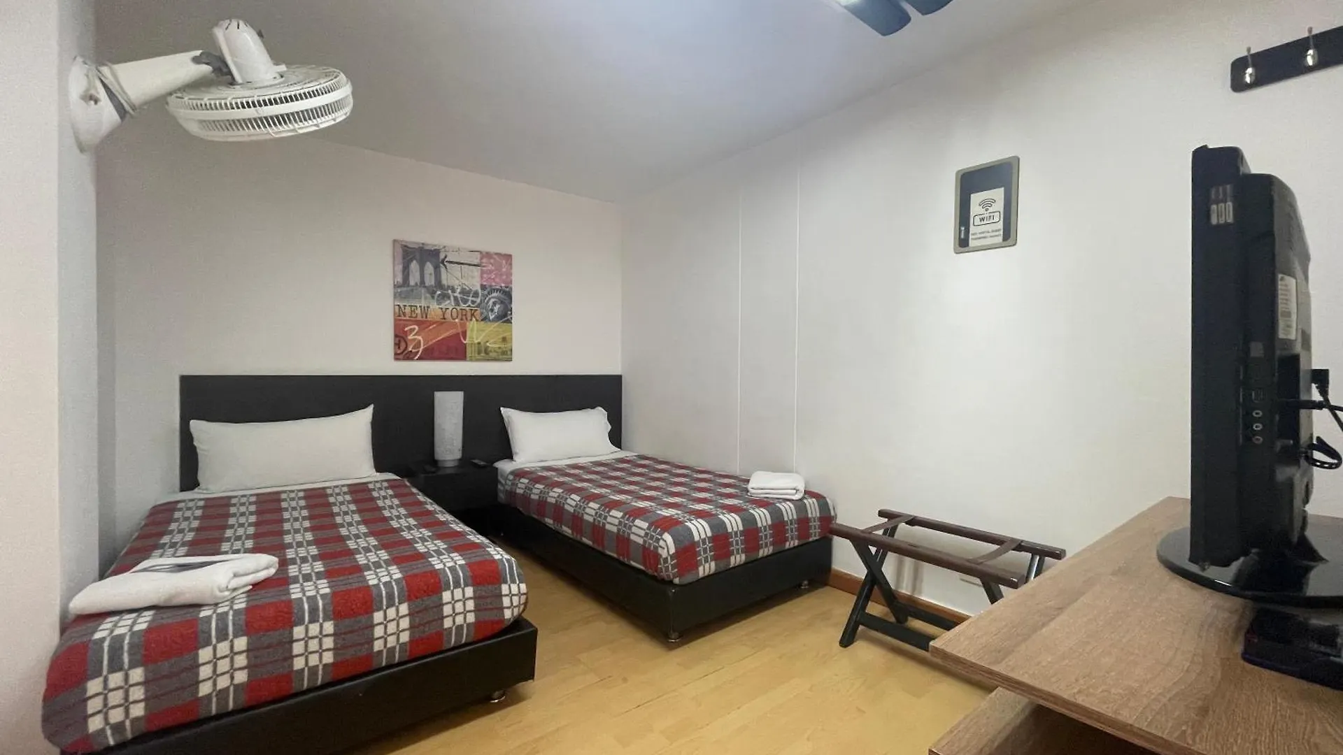 Hostal Lleras Calle 8 Medellin