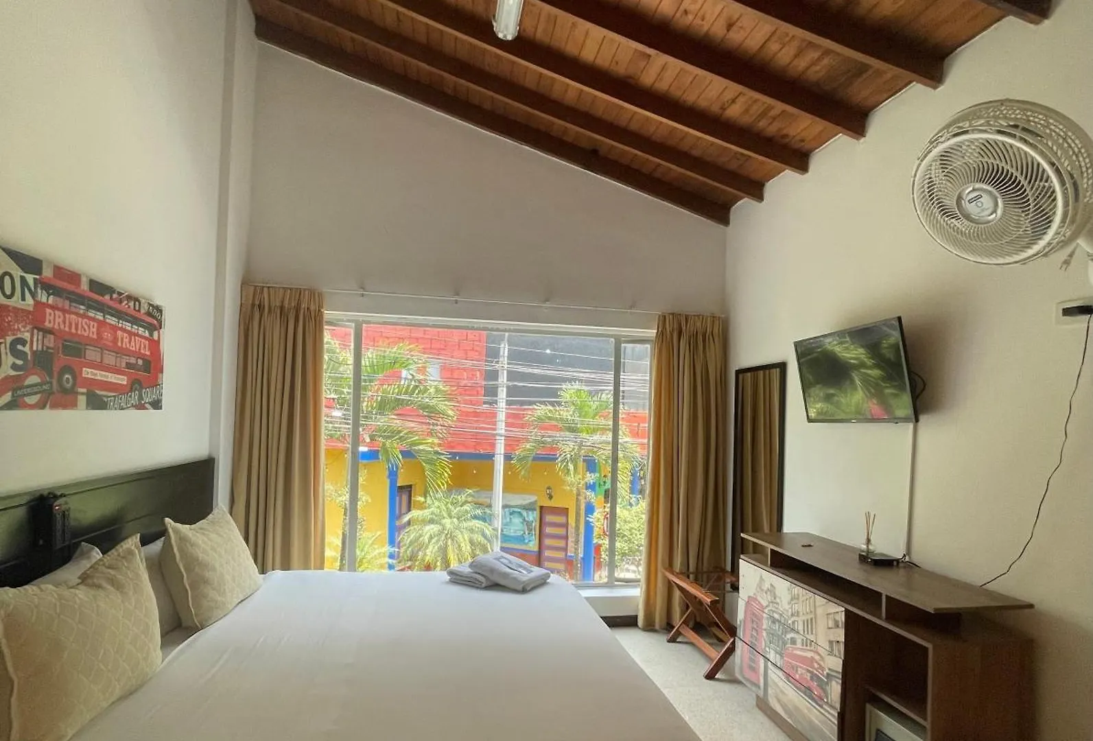 Hostal Lleras Calle 8 Medellin