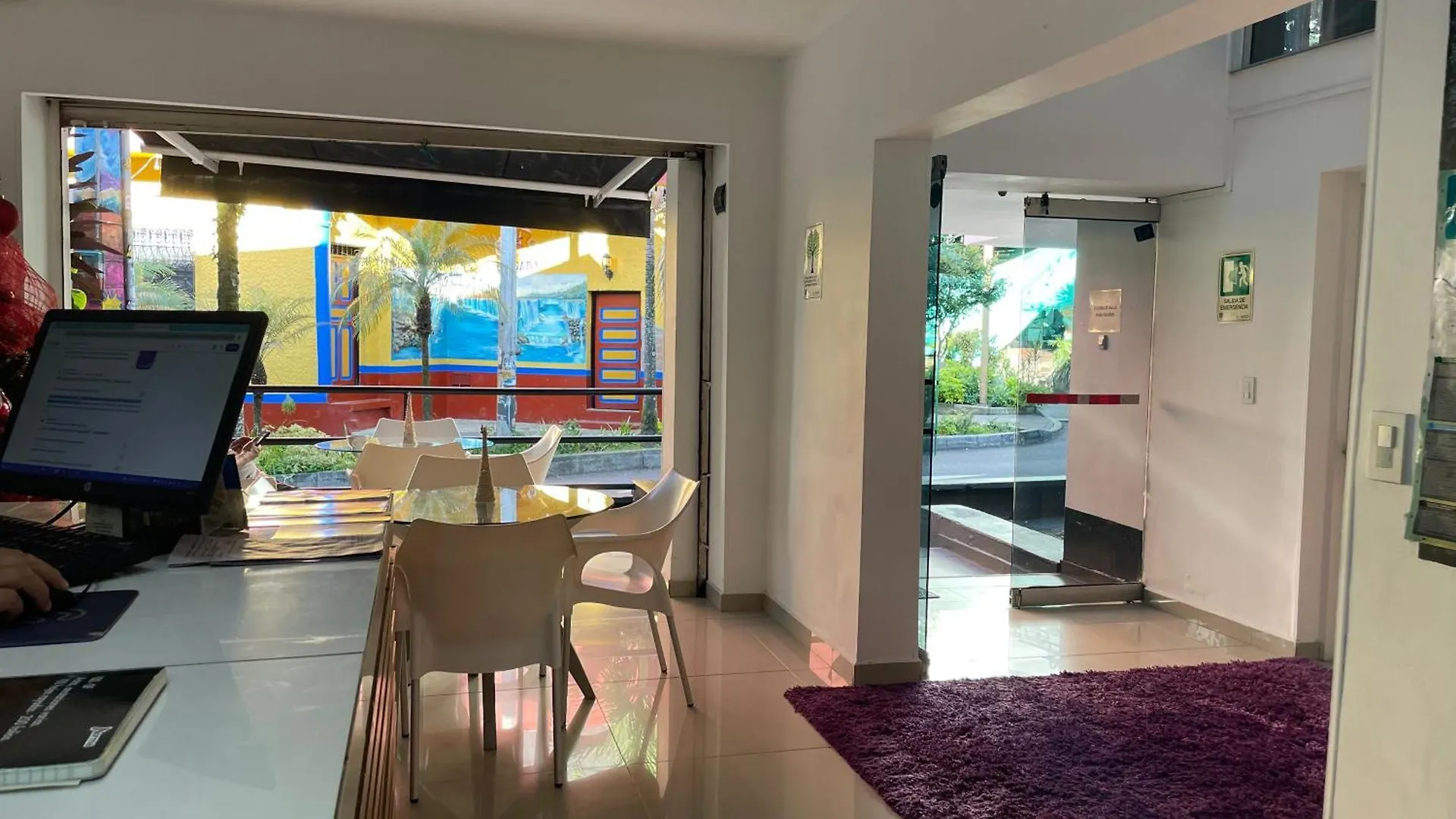 Hostal Lleras Calle 8 Medellin