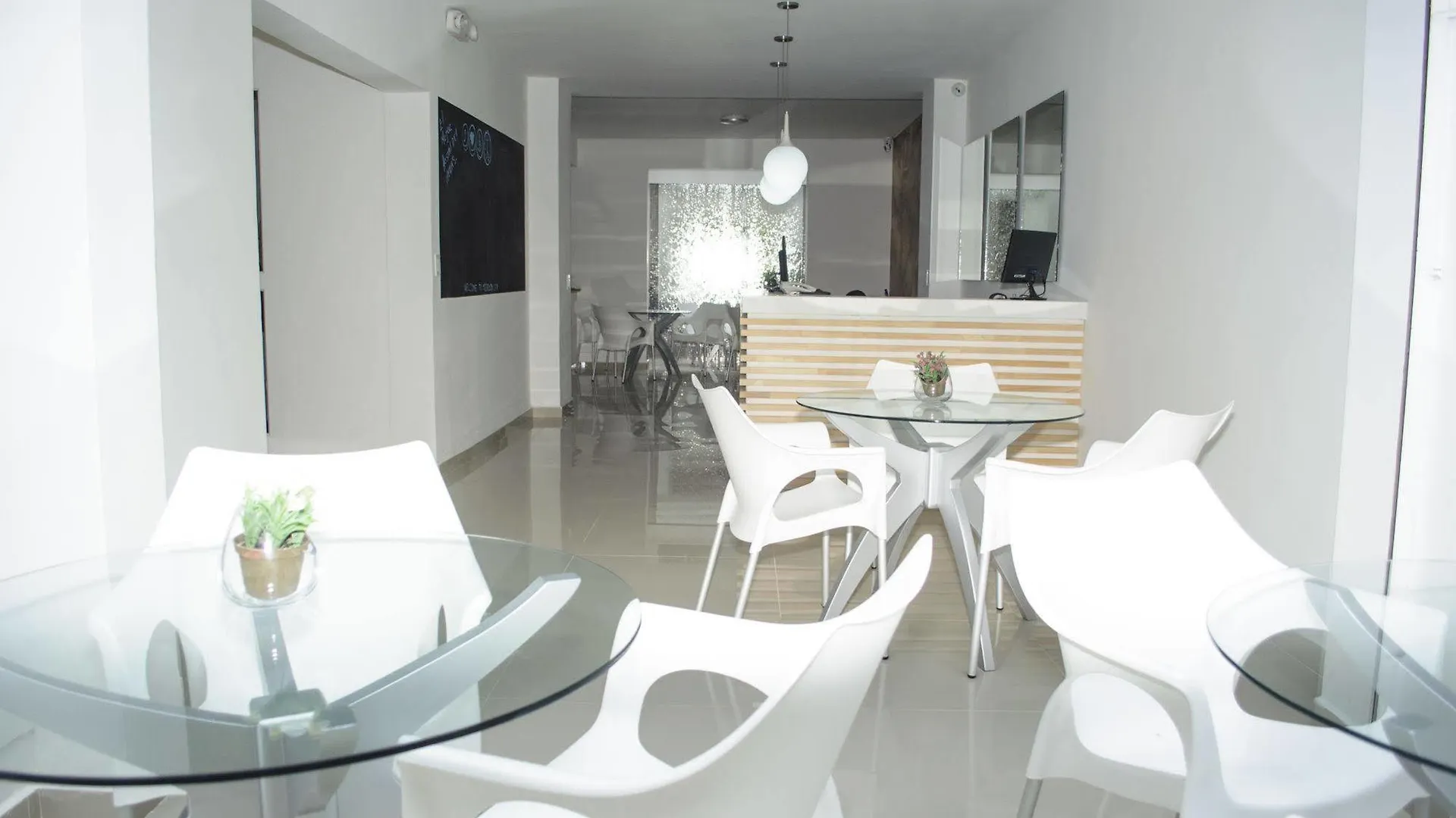 Hostal Lleras Calle 8 Medellin 0*,  Colombia